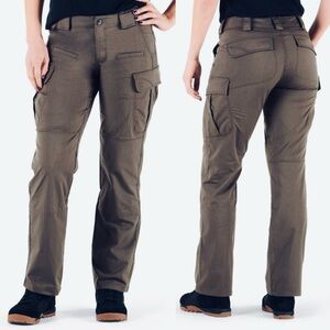 5.11 Tactical Stryke Women’s Pants US 4 Long Cargo Corrections Construction